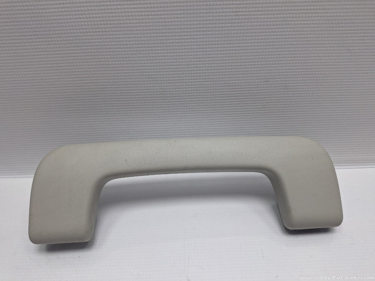 Maner plafon fata AUDI A6 III Avant (4F5, C6) [ 2005 - 2011 ] TDI (BLB, BRE) 103KW|140HP 8P0857607M