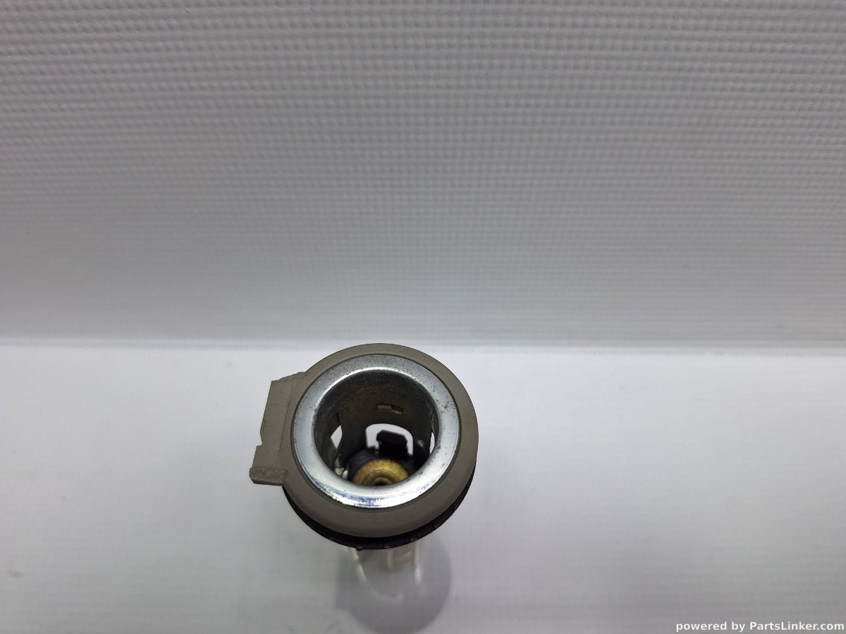 Priza portbagaj AUDI A6 III Avant (4F5, C6) [ 2005 - 2011 ] TDI (BLB, BRE) 103KW|140HP 8E0919309