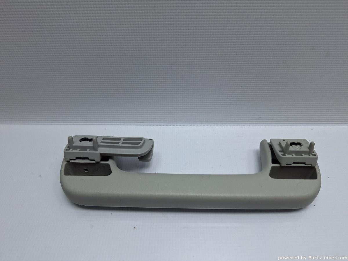 Maner plafon dreapta spate AUDI A6 III Avant (4F5, C6) [ 2005 - 2011 ] TDI (BLB, BRE) 103KW|140HP OEM 8P0857608F