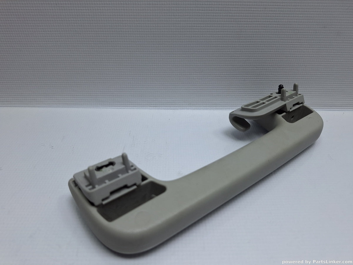 Maner plafon stanga spate AUDI A6 III Avant (4F5, C6) [ 2005 - 2011 ] TDI (BLB, BRE) 103KW|140HP 8P0857607N