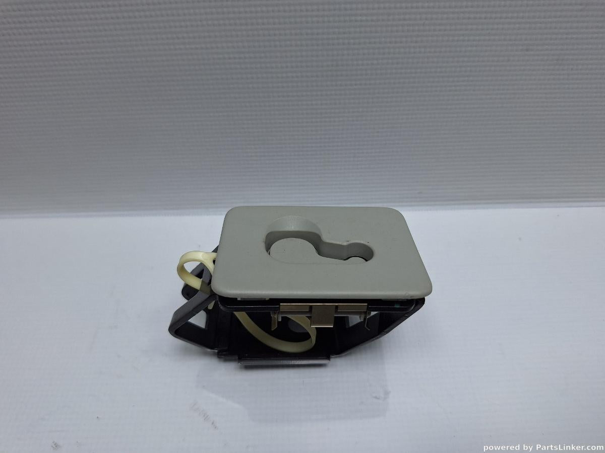 Prindere plafon plasa animale dreapta AUDI A6 III Avant (4F5, C6) [ 2005 - 2011 ] TDI (BLB, BRE) 103KW|140HP OEM 4F9861736B