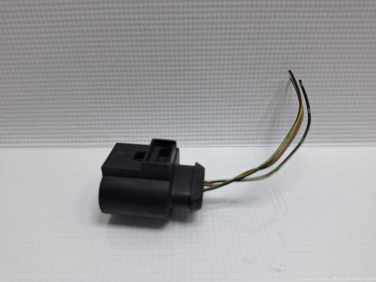 Mufa / conector 3 pini AUDI A6 III Avant (4F5, C6) [ 2005 - 2011 ] TDI (BLB, BRE) 103KW|140HP 4D0971993