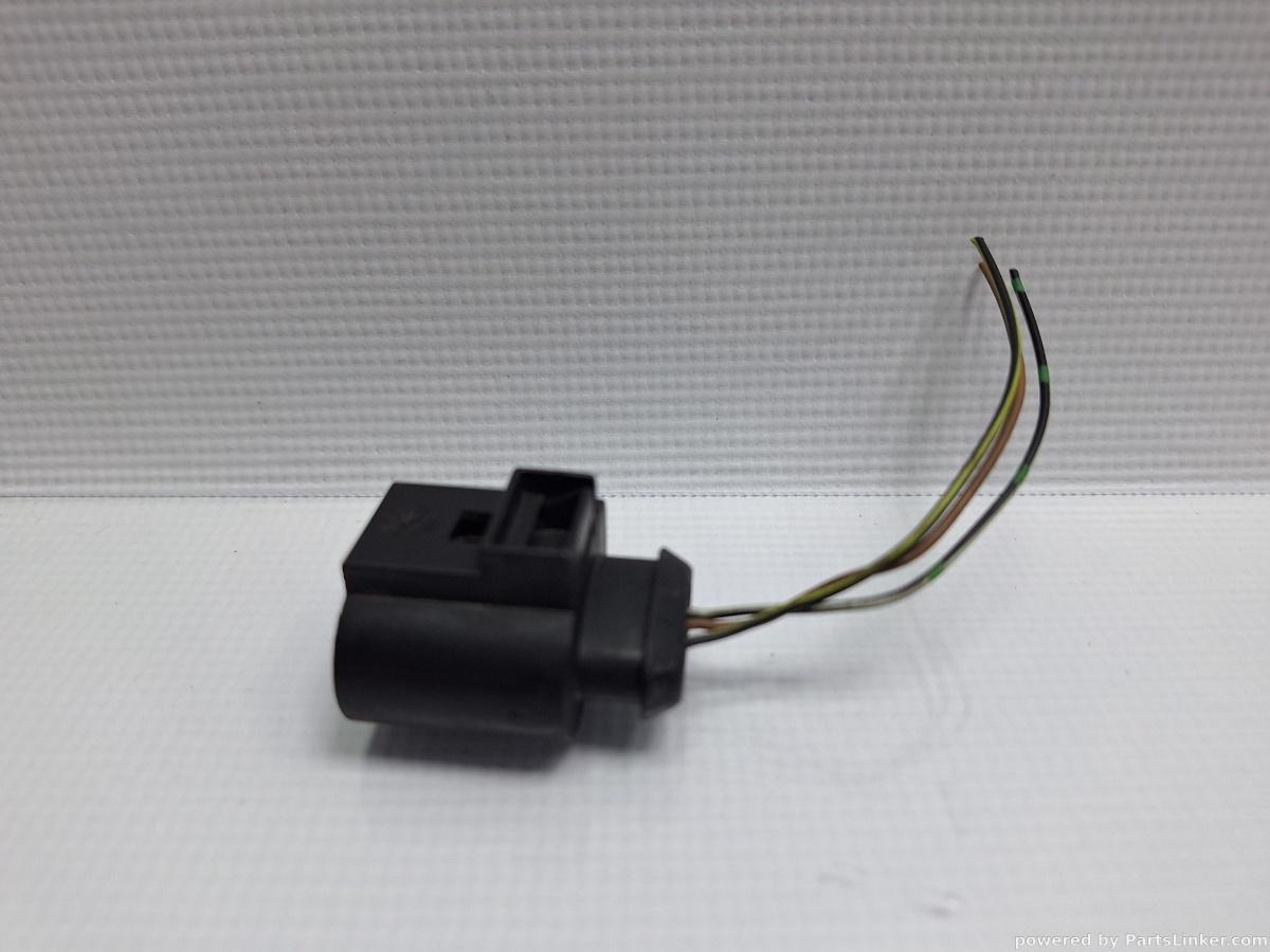 Mufa / conector 3 pini AUDI A6 III Avant (4F5, C6) [ 2005 - 2011 ] TDI (BLB, BRE) 103KW|140HP OEM 4D0971993