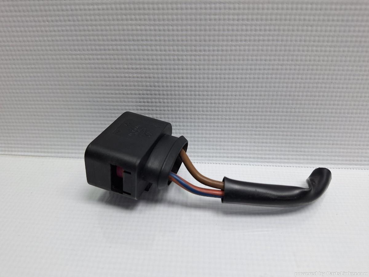 Mufa / conector 3 pini AUDI A6 III Avant (4F5, C6) [ 2005 - 2011 ] TDI (BLB, BRE) 103KW|140HP OEM 1J0973753