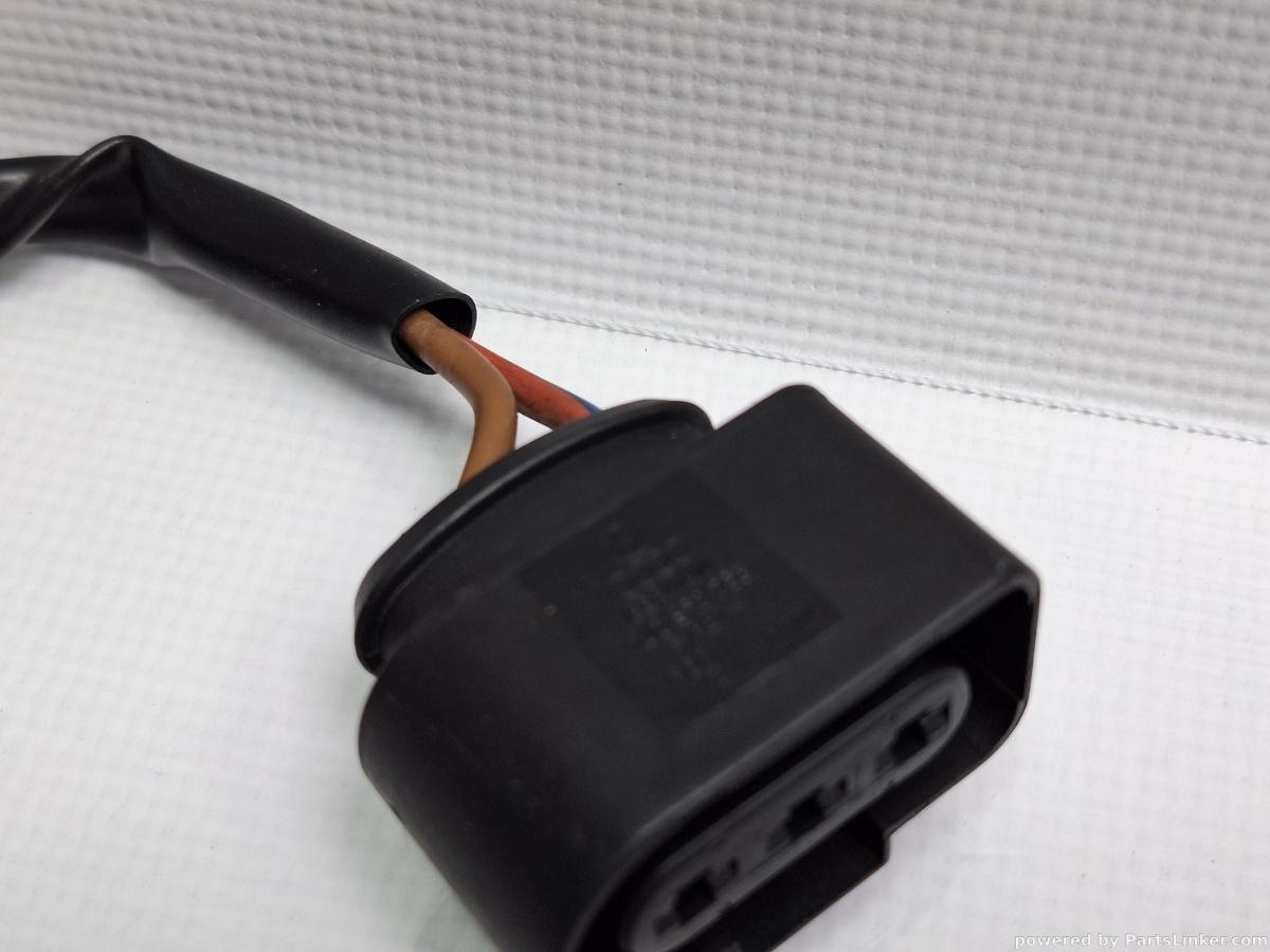 Mufa / conector 3 pini AUDI A6 III Avant (4F5, C6) [ 2005 - 2011 ] TDI (BLB, BRE) 103KW|140HP OEM 1J0973753