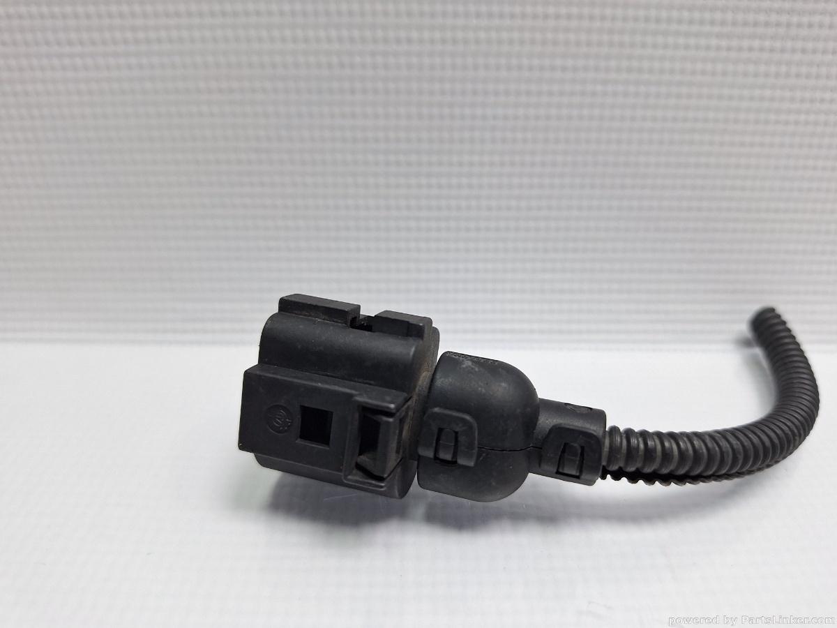 Mufa / conector 2 pini AUDI A6 III Avant (4F5, C6) [ 2005 - 2011 ] TDI (BLB, BRE) 103KW|140HP OEM 6X0973722G