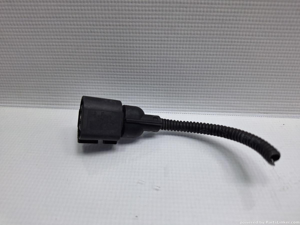 Mufa / conector 2 pini AUDI A6 III Avant (4F5, C6) [ 2005 - 2011 ] TDI (BLB, BRE) 103KW|140HP OEM 6X0973722G