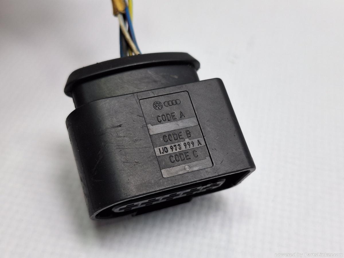 Mufa / conector 5 pini AUDI A6 III Avant (4F5, C6) [ 2005 - 2011 ] TDI (BLB, BRE) 103KW|140HP OEM 1J0973999A