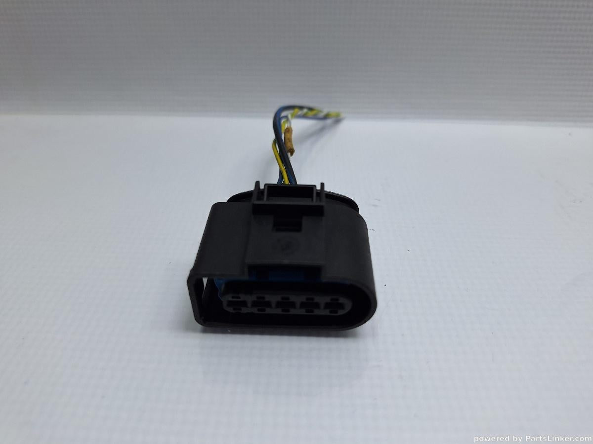 Mufa / conector 5 pini AUDI A6 III Avant (4F5, C6) [ 2005 - 2011 ] TDI (BLB, BRE) 103KW|140HP OEM 1J0973999A