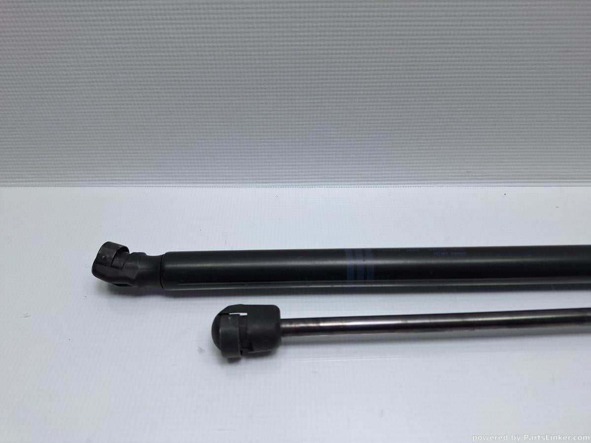 Amortizoare haion AUDI A6 III Avant (4F5, C6) [ 2005 - 2011 ] TDI (BLB, BRE) 103KW|140HP OEM 4F9827552D