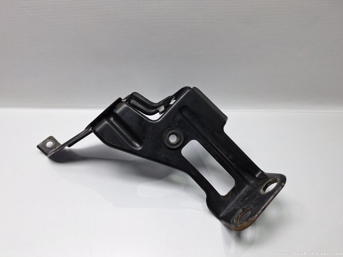 Suport rezervor vacuum AUDI A6 III Avant (4F5, C6) [ 2005 - 2011 ] TDI (BLB, BRE) 103KW|140HP OEM 03G131529B