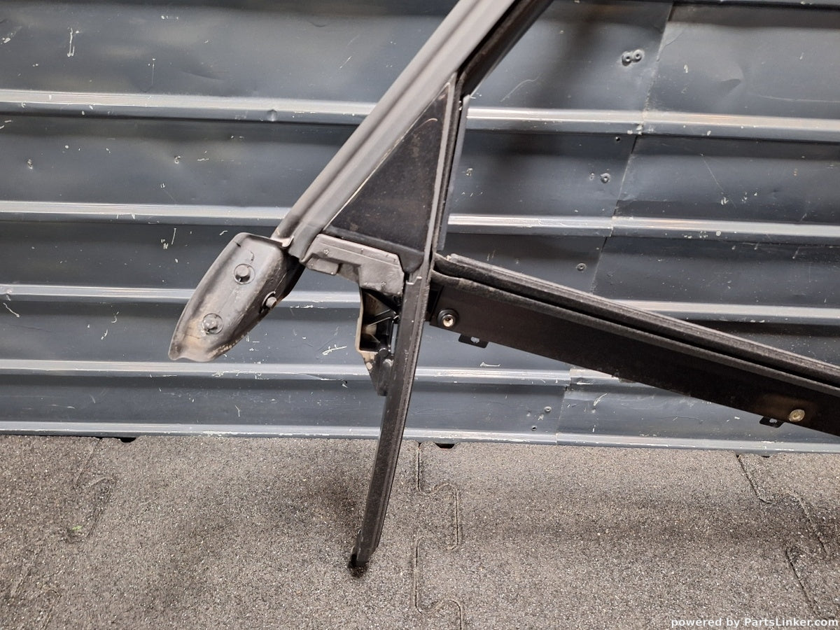 Rama geam usa dreapta spate AUDI A6 III Avant (4F5, C6) [ 2005 - 2011 ] TDI (BLB, BRE) 103KW|140HP 4F9839440M