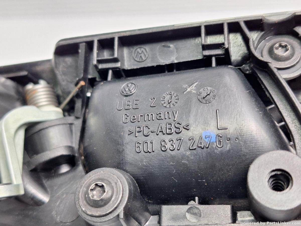 Maner usa stanga fata VOLKSWAGEN POLO (9N_) [ 2001 - 2012 ] 16V (AUA, BBY, BKY) 55KW|75HP OEM 6Q1837247G