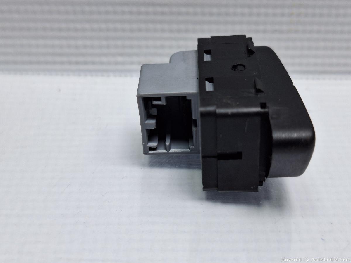 Buton inchidere centralizata VOLKSWAGEN POLO (9N_) [ 2001 - 2012 ] 16V (AUA, BBY, BKY) 55KW|75HP OEM 6Q1962125