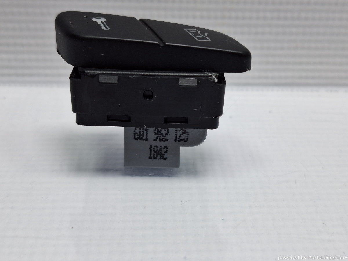 Buton inchidere centralizata VOLKSWAGEN POLO (9N_) [ 2001 - 2012 ] 16V (AUA, BBY, BKY) 55KW|75HP 6Q1962125