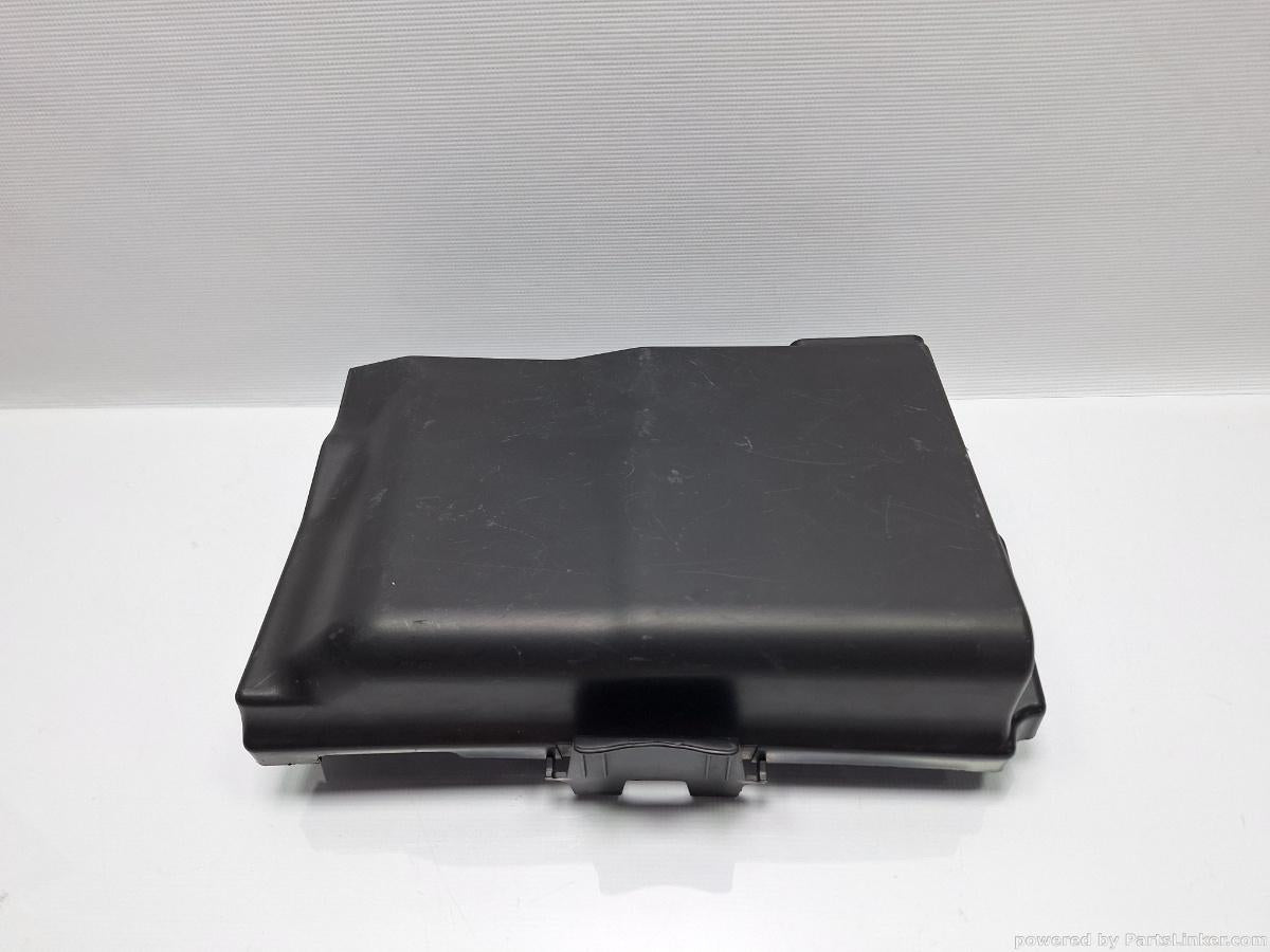 Capac caracasa baterie VOLKSWAGEN POLO (9N_) [ 2001 - 2012 ] 16V (AUA, BBY, BKY) 55KW|75HP OEM 6Q0915429D