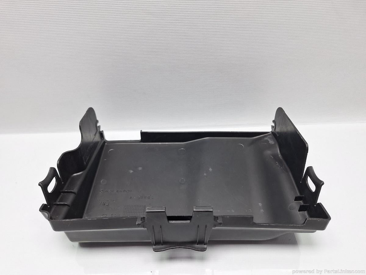 Capac caracasa baterie VOLKSWAGEN POLO (9N_) [ 2001 - 2012 ] 16V (AUA, BBY, BKY) 55KW|75HP OEM 6Q0915429D