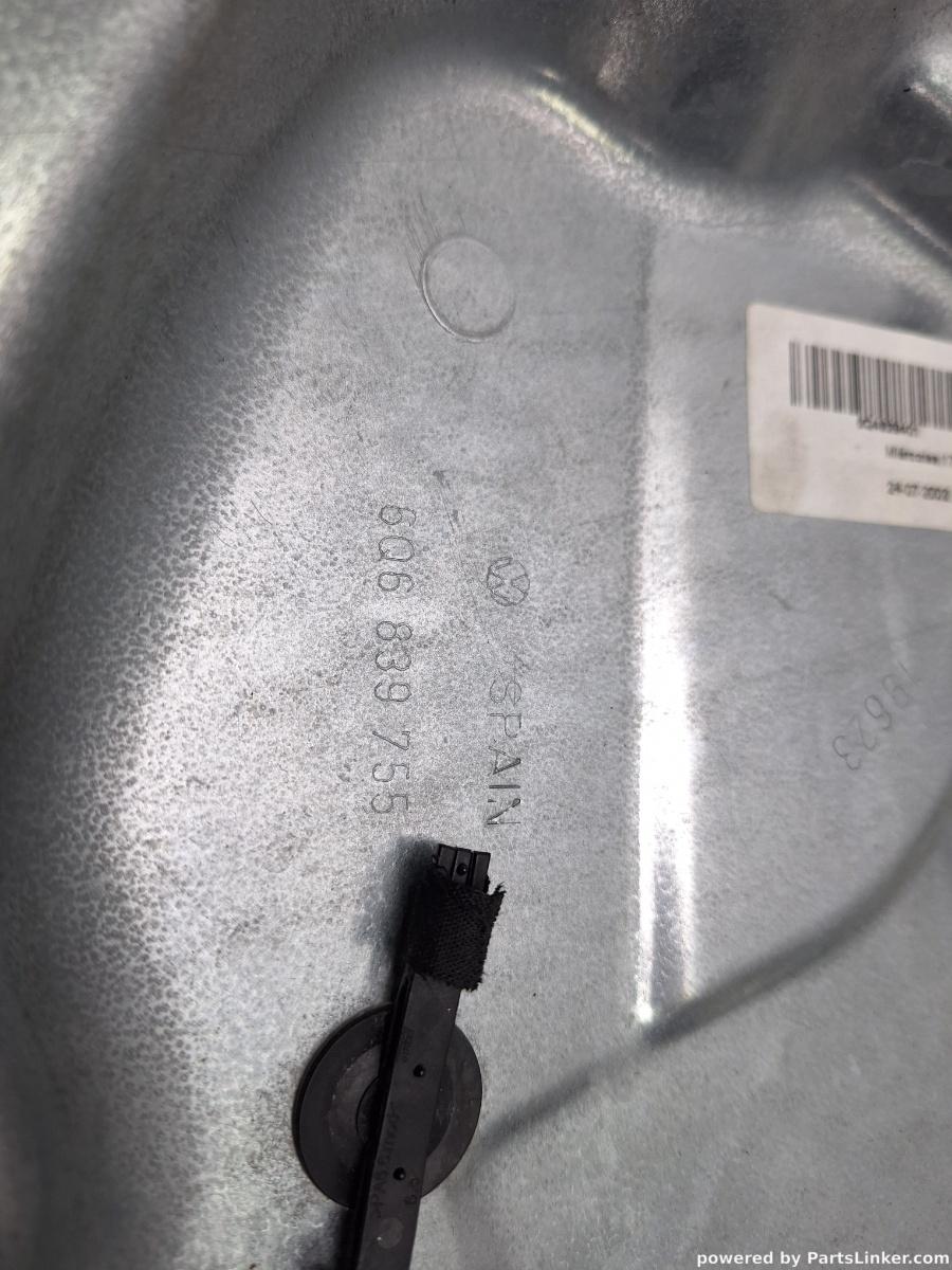 Macara geam electric stanga spate VOLKSWAGEN POLO (9N_) [ 2001 - 2012 ] 16V (AUA, BBY, BKY) 55KW|75HP OEM 6Q6839755