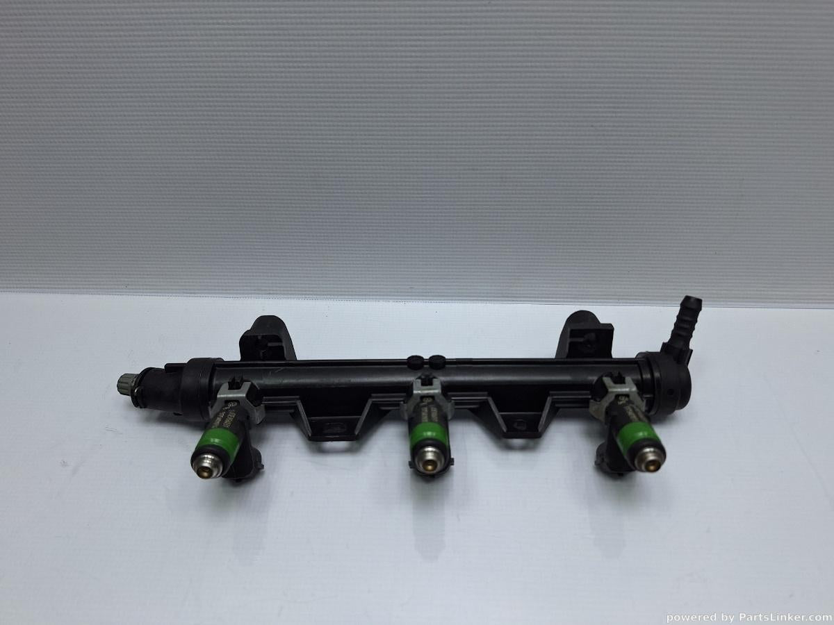 Rampa cu injectoare VOLKSWAGEN POLO (9N_) [ 2001 - 2012 ] 12V (AZQ, BME) 47KW|64HP OEM 03E133320 , 03E906031