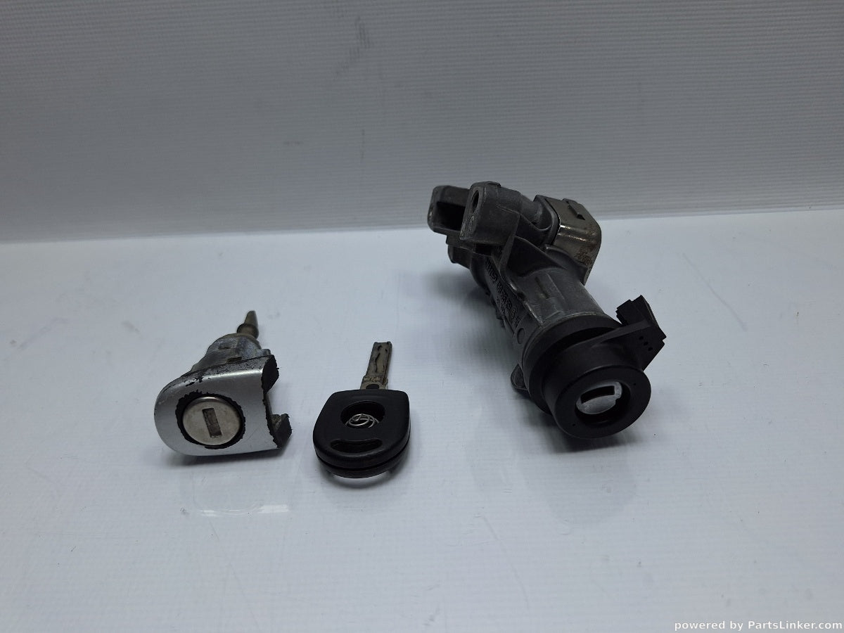 Contact cu cheie si butuc VOLKSWAGEN POLO (9N_) [ 2001 - 2012 ] TDI (AMF, BAY) 55KW|75HP 4B0905851