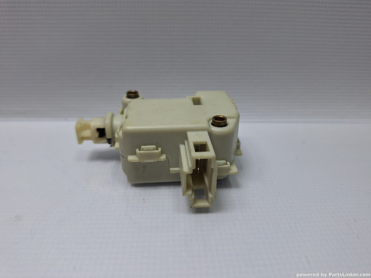 Actuator inchidere centralizata VOLKSWAGEN POLO (9N_) [ 2001 - 2012 ] 16V (AUA, BBY, BKY) 55KW|75HP 3B0959781C