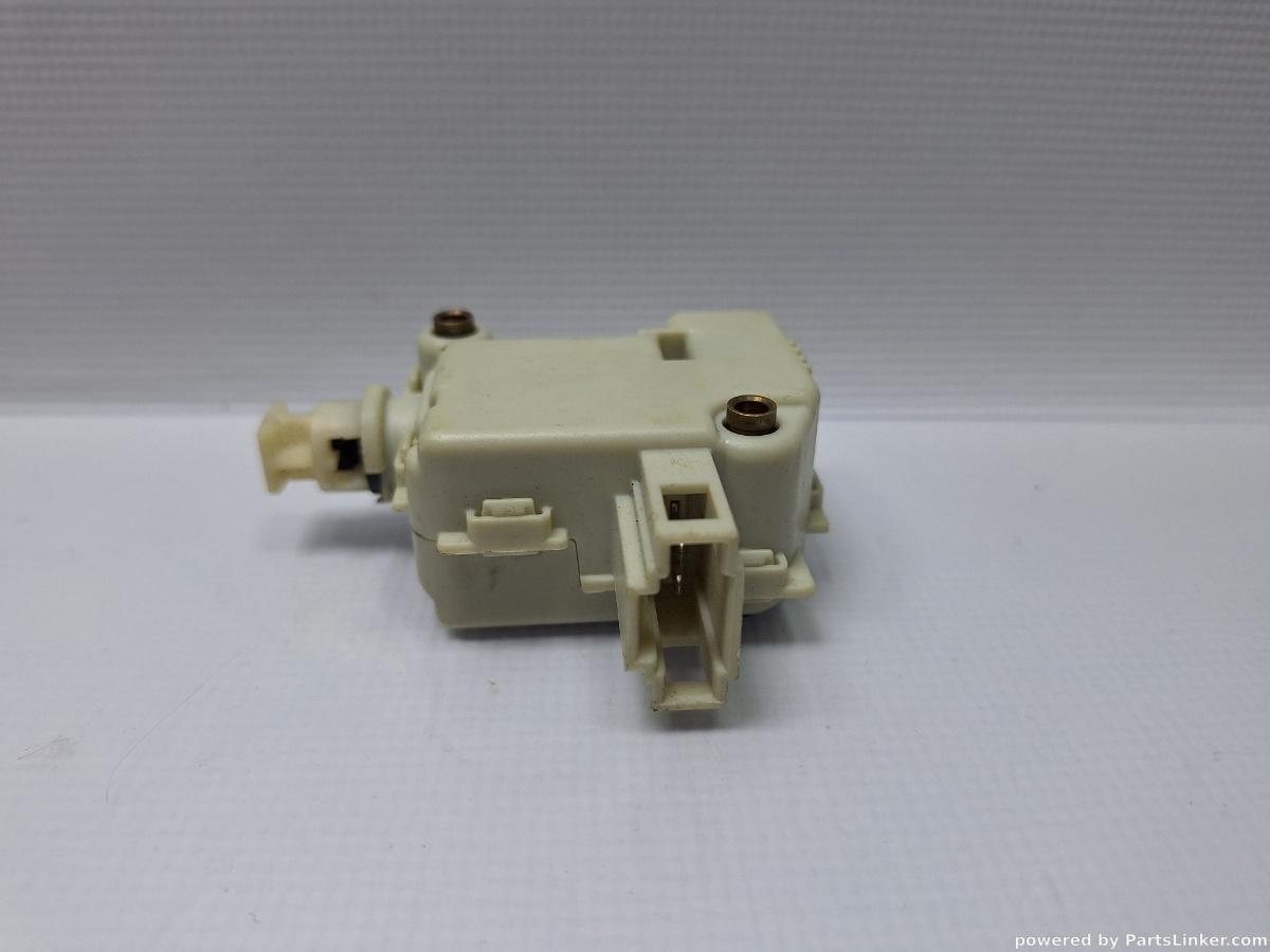 Actuator inchidere centralizata VOLKSWAGEN POLO (9N_) [ 2001 - 2012 ] 16V (AUA, BBY, BKY) 55KW|75HP OEM 3B0959781C