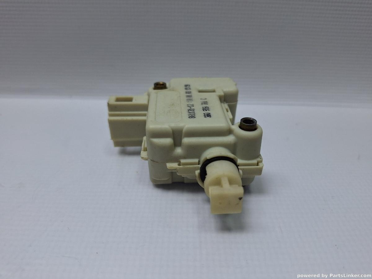 Actuator inchidere centralizata VOLKSWAGEN POLO (9N_) [ 2001 - 2012 ] 16V (AUA, BBY, BKY) 55KW|75HP OEM 3B0959781C