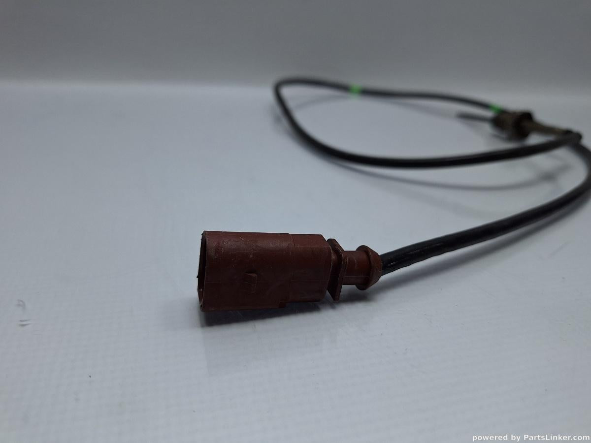 Senzor temperatura gaze SEAT LEON III (5F1) [ 2012 - > ] TDI (CUNA, CUPA, DJGA) 135KW|184HP OEM 04L906088DB