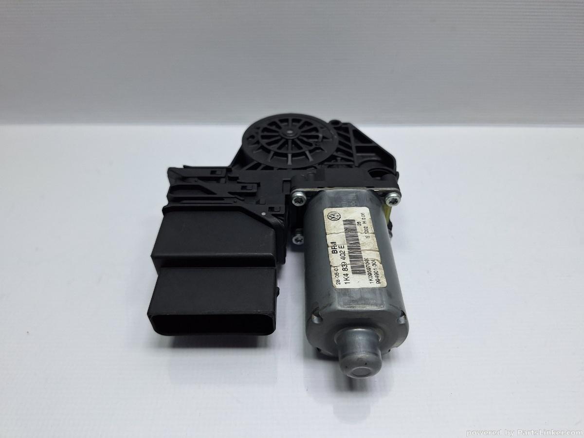 Motoras macara geam dreapta spate VOLKSWAGEN GOLF V (1K1) [ 2003 - 2009 ] TDI (BKC, BLS, BXE) 77KW|105HP OEM 1K4839402E