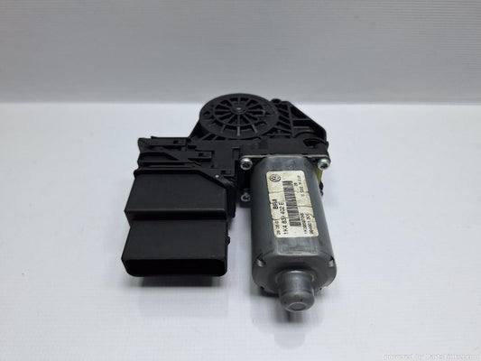 Motoras macara geam dreapta spate VOLKSWAGEN GOLF V (1K1) [ 2003 - 2009 ] TDI (BKC, BLS, BXE) 77KW|105HP OEM 1K4839402E