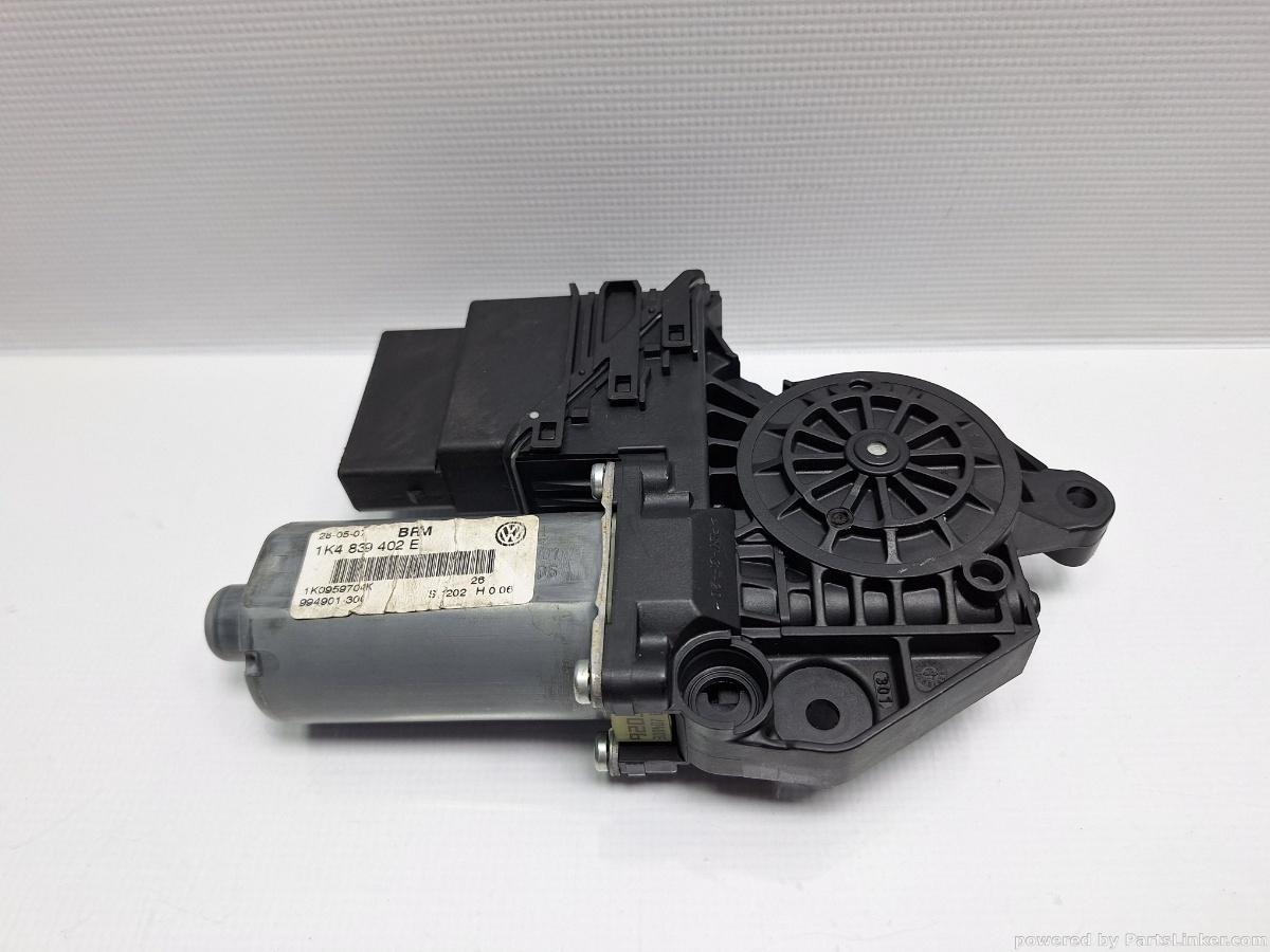 Motoras macara geam dreapta spate VOLKSWAGEN GOLF V (1K1) [ 2003 - 2009 ] TDI (BKC, BLS, BXE) 77KW|105HP OEM 1K4839402E