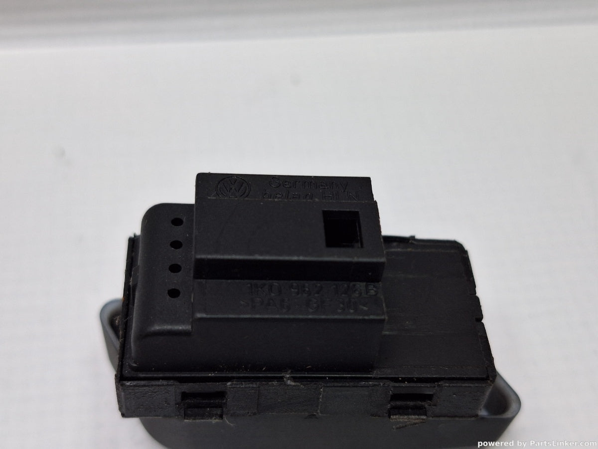 Buton inchidere centralizata VOLKSWAGEN GOLF V (1K1) [ 2003 - 2009 ] TDI (BKC, BLS, BXE) 77KW|105HP 1K0962126B
