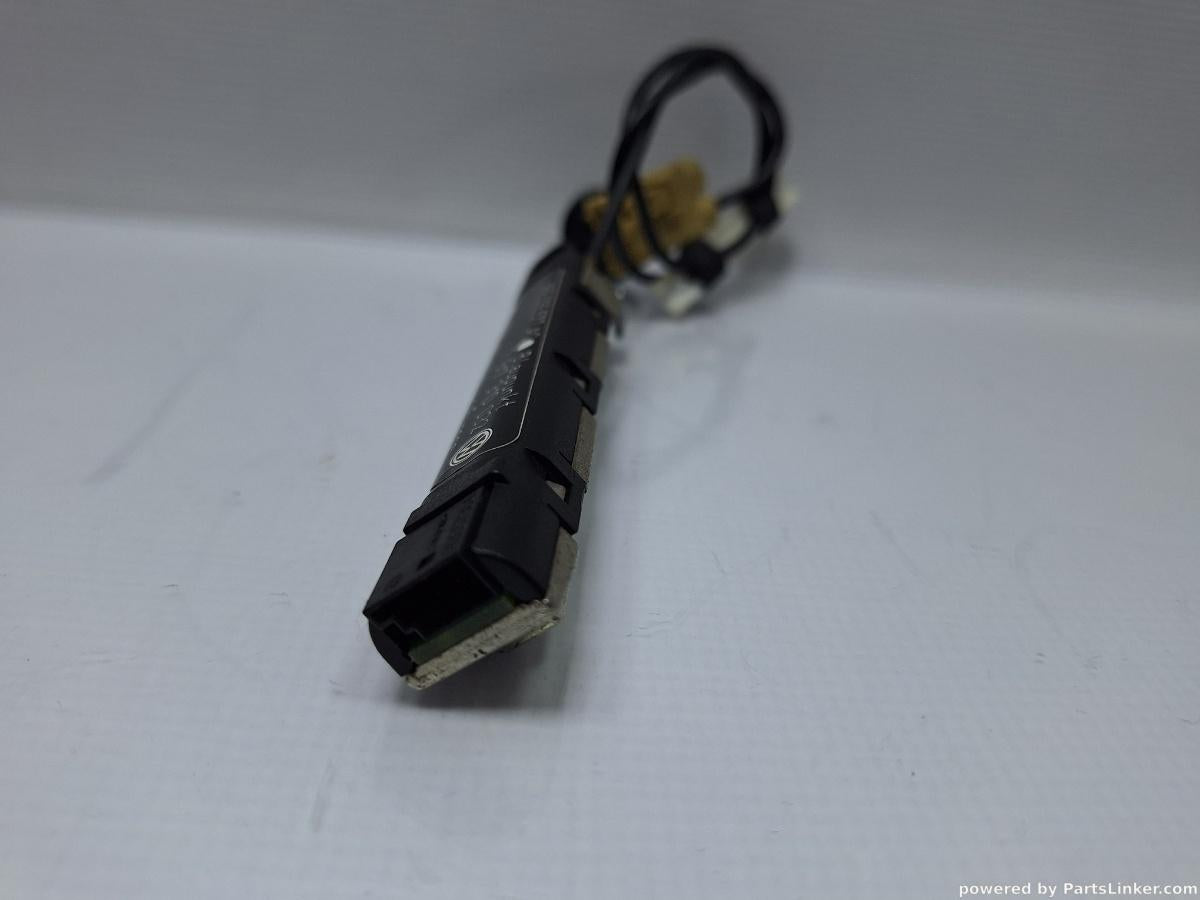 Amplificator antena VOLKSWAGEN GOLF V (1K1) [ 2003 - 2009 ] TDI (BKC, BLS, BXE) 77KW|105HP OEM 1K6035577AC