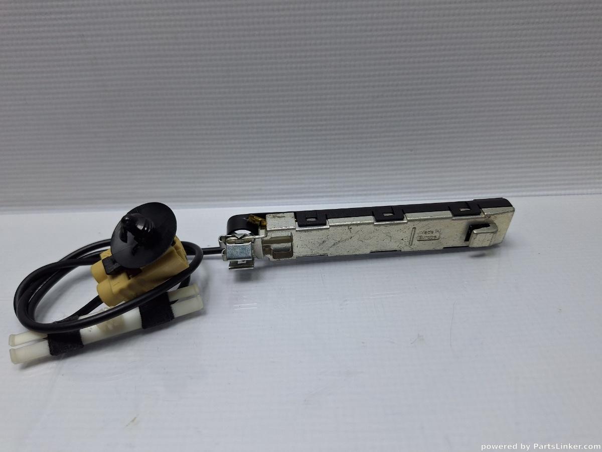 Amplificator antena VOLKSWAGEN GOLF V (1K1) [ 2003 - 2009 ] TDI (BKC, BLS, BXE) 77KW|105HP OEM 1K6035577AC