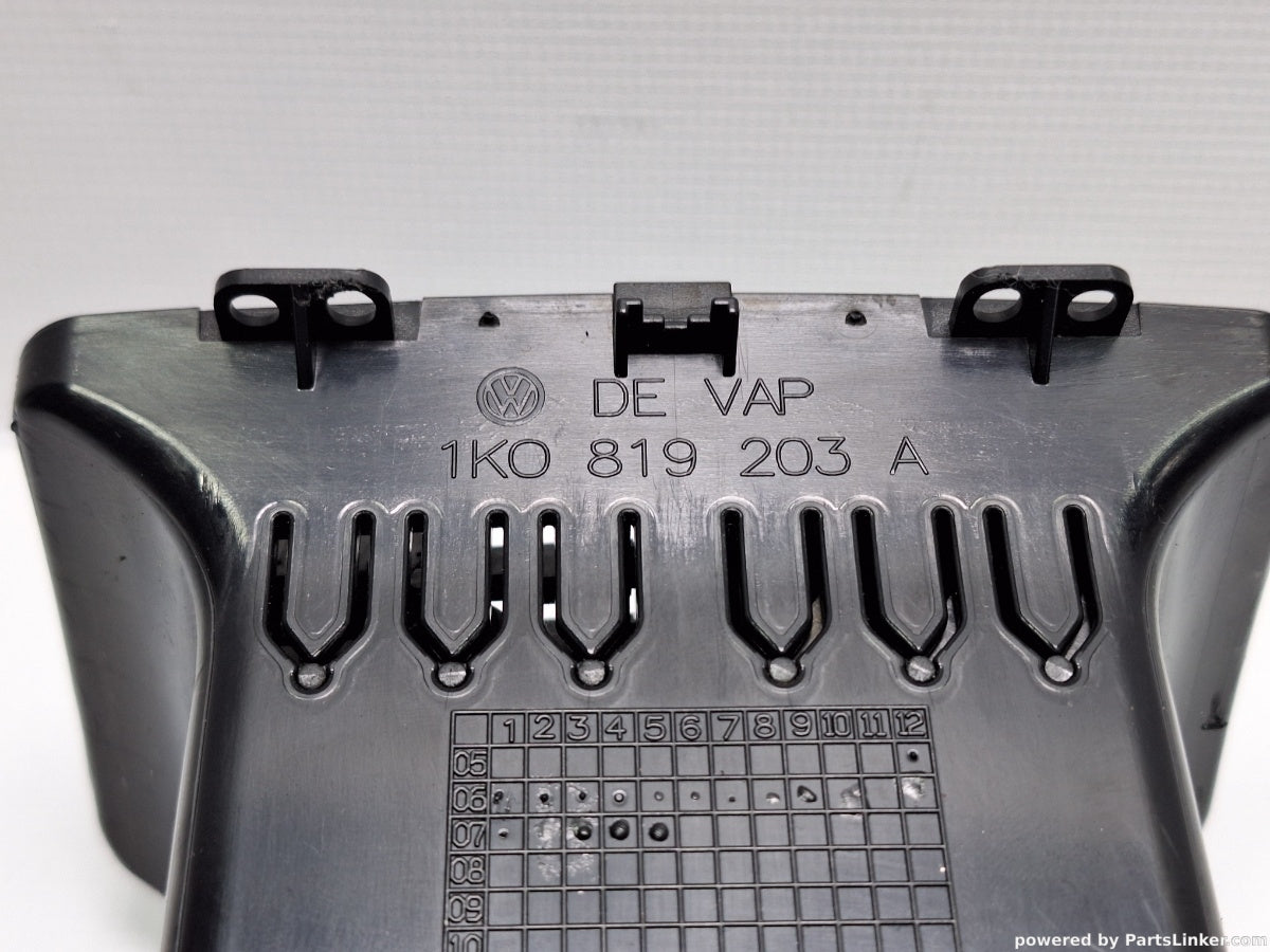 Gura ventilatie pasageri spate VOLKSWAGEN GOLF V (1K1) [ 2003 - 2009 ] TDI (BKC, BLS, BXE) 77KW|105HP 1K0819203A
