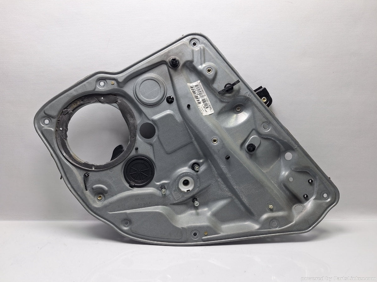 Macara geam dreapta spate VOLKSWAGEN GOLF IV (1J1) [ 1997 - 2007 ] TDI (ATD, AXR) 74KW|101HP J4839730G