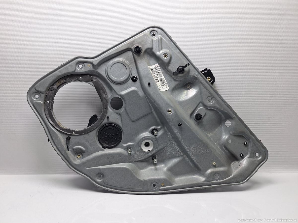 Macara geam dreapta spate VOLKSWAGEN GOLF IV (1J1) [ 1997 - 2007 ] TDI (ATD, AXR) 74KW|101HP OEM 1J4839730G