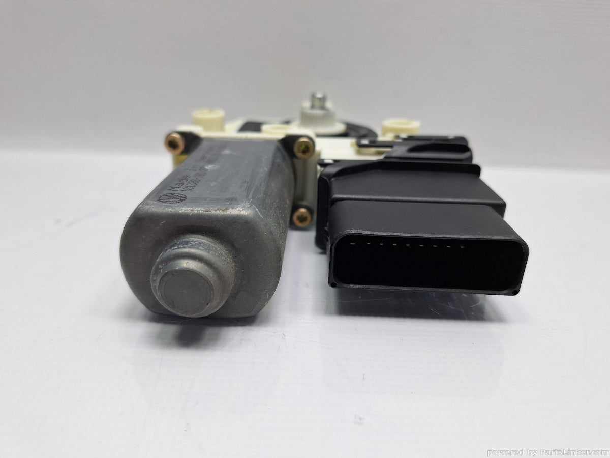 Motoras macara geam dreapta spate VOLKSWAGEN GOLF IV (1J1) [ 1997 - 2007 ] TDI (ATD, AXR) 74KW|101HP 1J4959812C