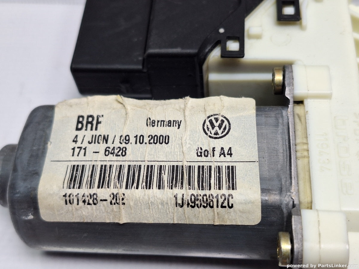 Motoras macara geam dreapta spate VOLKSWAGEN GOLF IV (1J1) [ 1997 - 2007 ] TDI (ATD, AXR) 74KW|101HP 1J4959812C