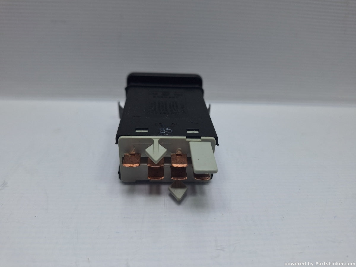 Buton avarie VOLKSWAGEN GOLF IV (1J1) [ 1997 - 2007 ] TDI (ATD, AXR) 74KW|101HP 1J0953235J