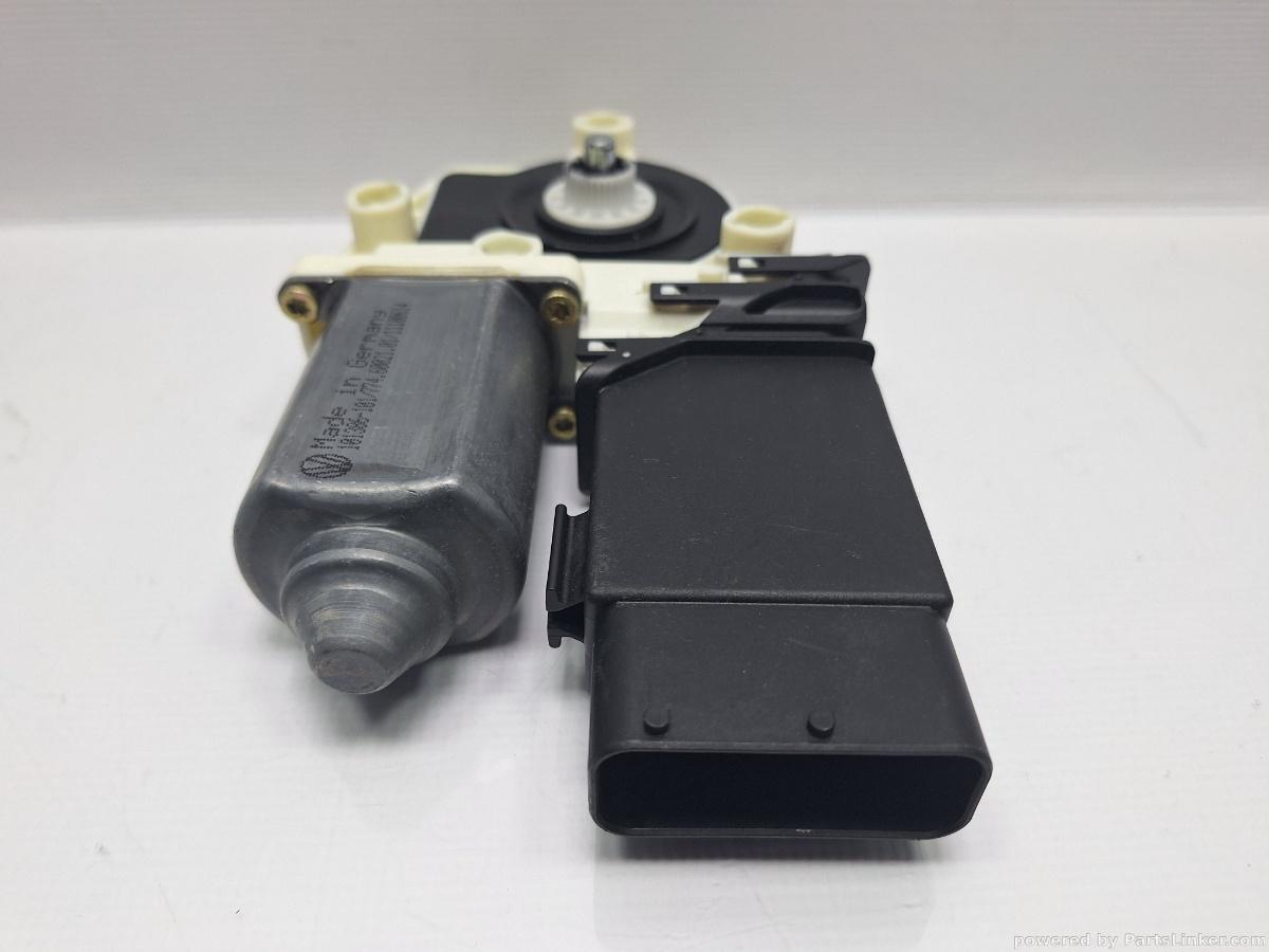Motoras macara geam dreapta fata VOLKSWAGEN GOLF IV (1J1) [ 1997 - 2007 ] TDI (ATD, AXR) 74KW|101HP OEM 1J1959802D