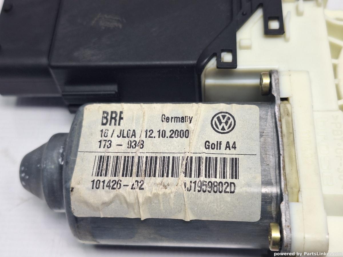 Motoras macara geam dreapta fata VOLKSWAGEN GOLF IV (1J1) [ 1997 - 2007 ] TDI (ATD, AXR) 74KW|101HP OEM 1J1959802D