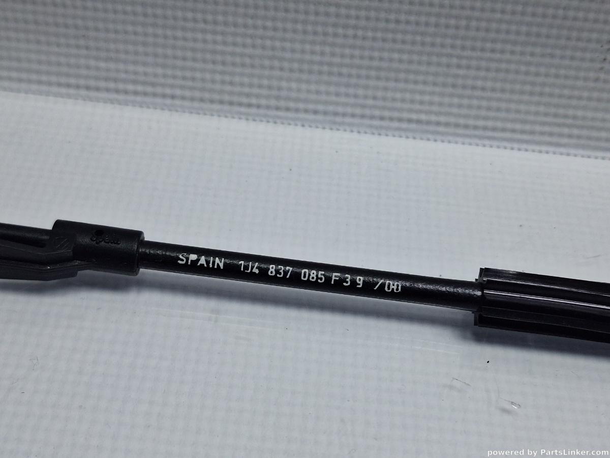 Cablu portiera fata VOLKSWAGEN GOLF IV 1J1 1997 - 2007 TDI ATD, AXR 1J4837085F