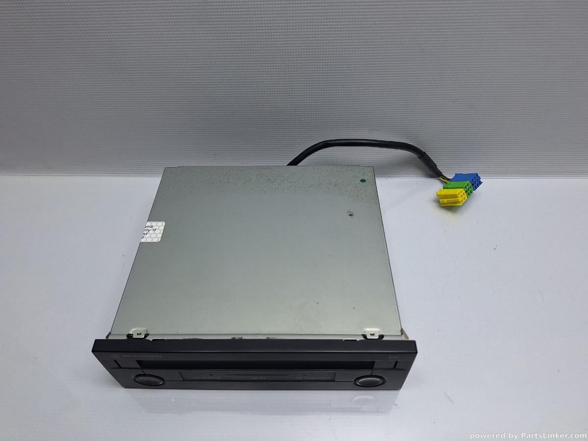 Magazie CD VOLKSWAGEN GOLF IV (1J1) [ 1997 - 2007 ] TDI (ATD, AXR) 74KW|101HP OEM 1J0035119