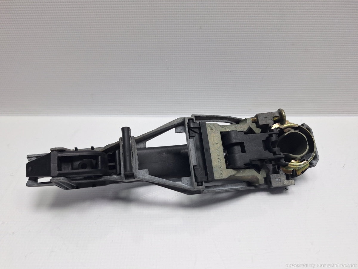 Maner usa Stanga VOLKSWAGEN GOLF IV (1J1) [ 1997 - 2007 ] TDI (ATD, AXR) 74KW|101HP 3B0837885