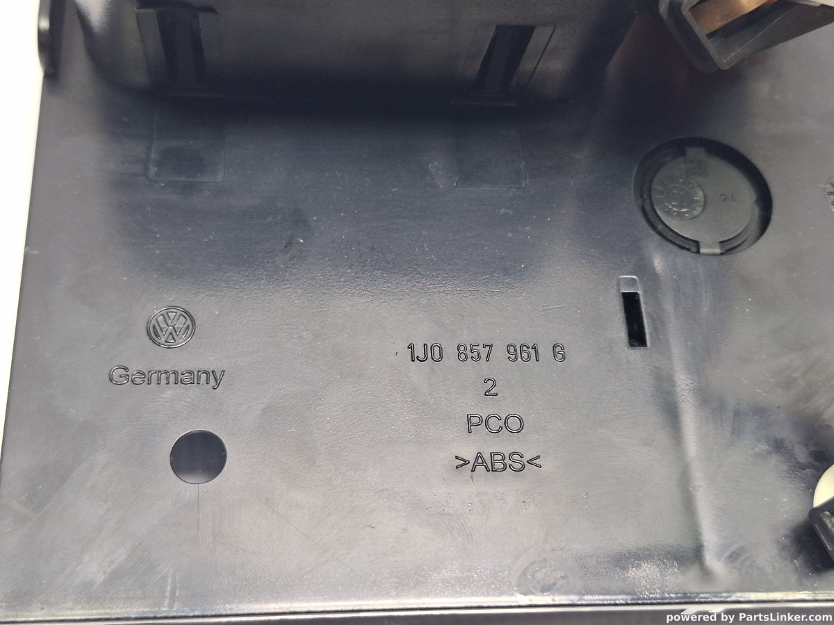 Scrumiera VOLKSWAGEN GOLF IV (1J1) [ 1997 - 2007 ] TDI (ATD, AXR) 74KW|101HP 1J0857961G