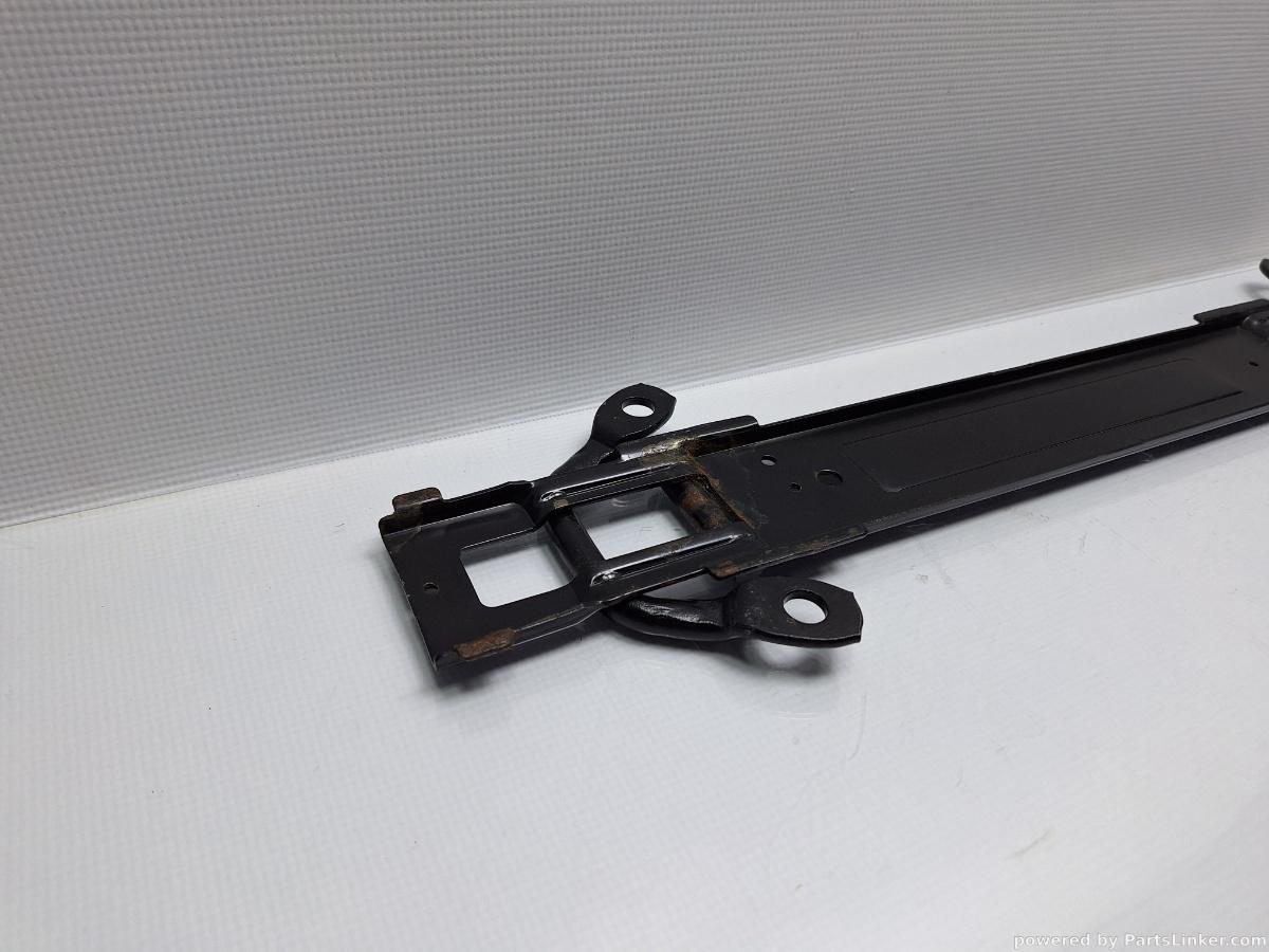 Suport prindere scaun VOLKSWAGEN SHARAN (7M8, 7M9, 7M6) [ 1995 - 2010 ] TDI (BRT) 103KW|140HP OEM 7M0883865E
