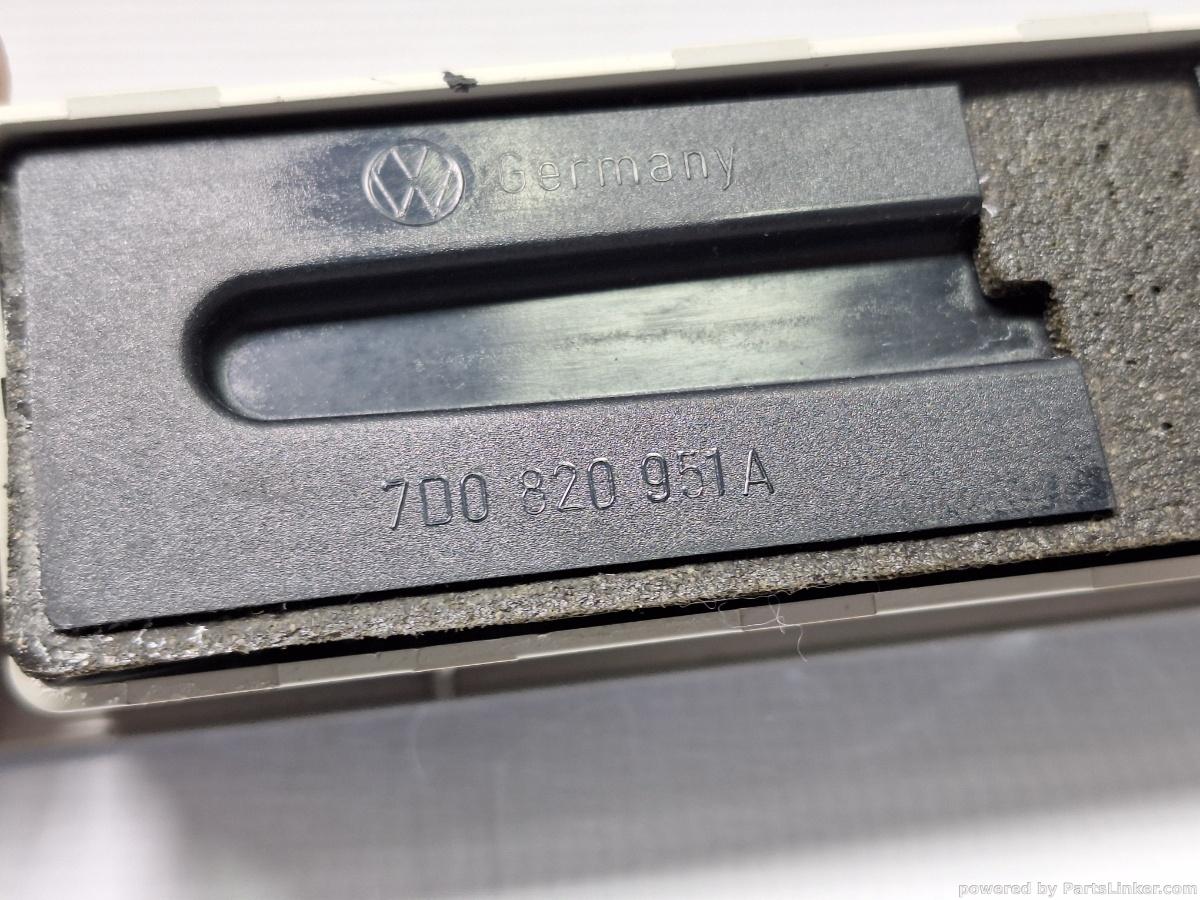 Gura ventilatie VOLKSWAGEN SHARAN (7M8, 7M9, 7M6) [ 1995 - 2010 ] TDI (BRT) 103KW|140HP OEM 7D0820951A