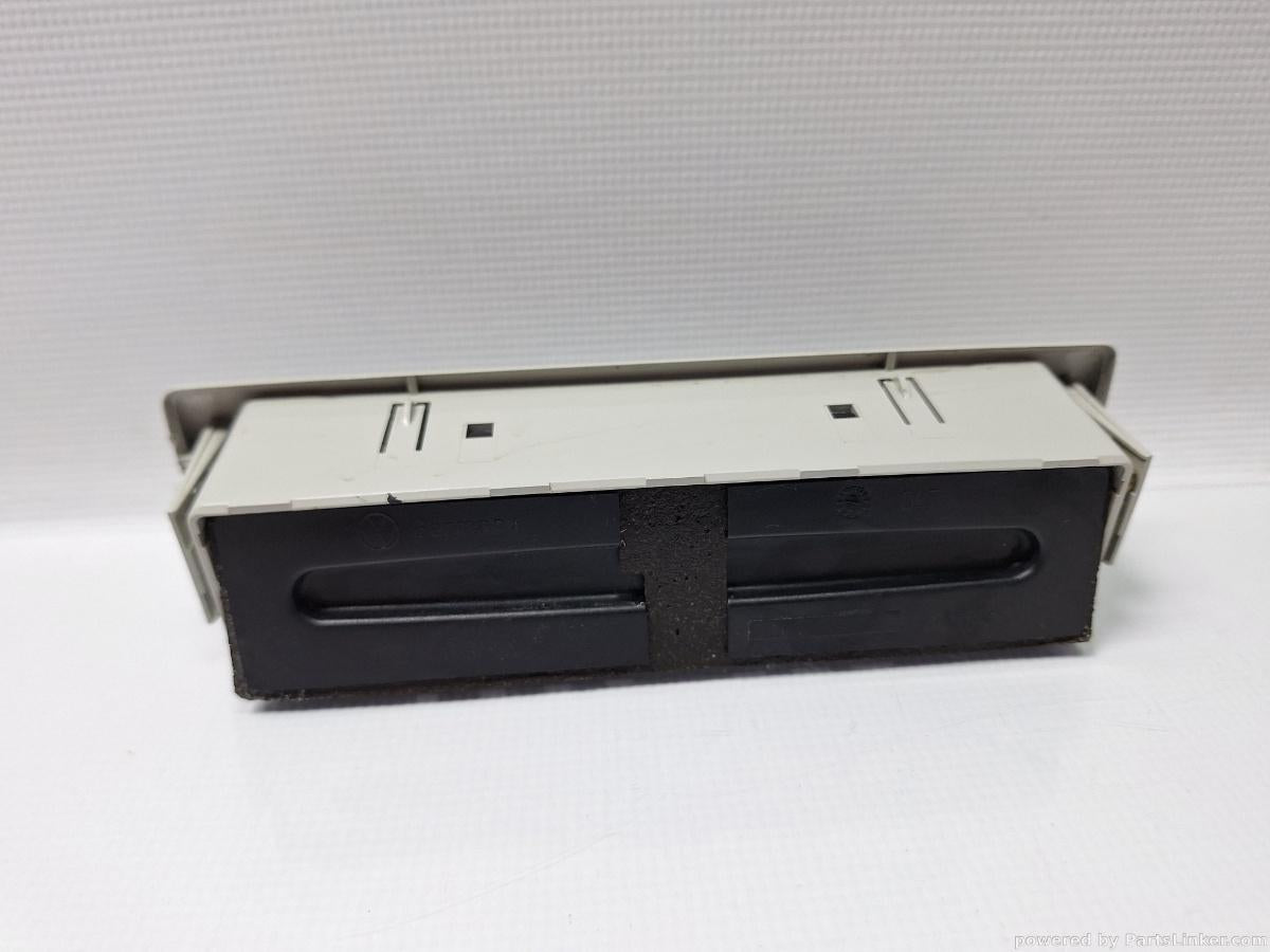 Gura ventilatie VOLKSWAGEN SHARAN (7M8, 7M9, 7M6) [ 1995 - 2010 ] TDI (BRT) 103KW|140HP OEM 7D0820951A