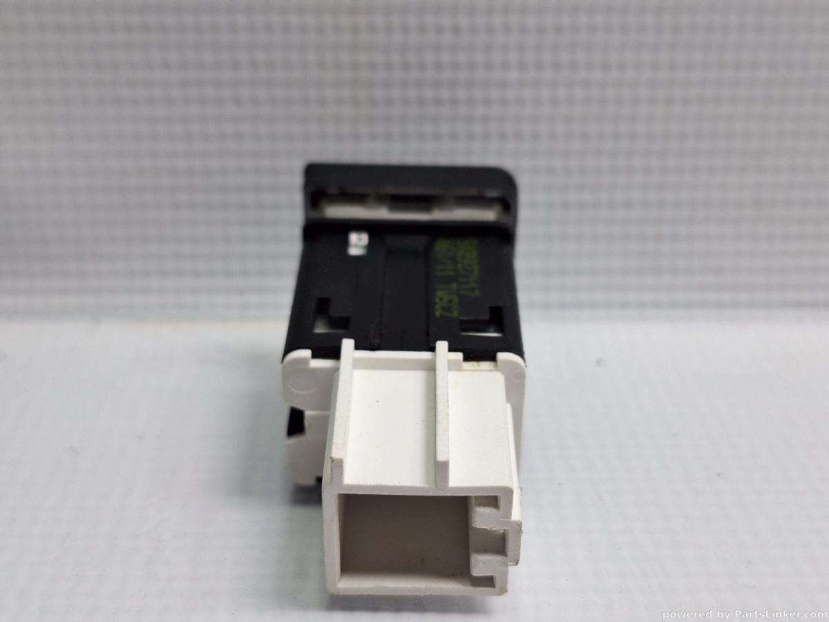 Buton ESP VOLKSWAGEN CADDY III Estate (2KB, 2KJ, 2CB, 2CJ) [ 2004 - 2015 ] TDI (BJB, BLS) 77KW|105HP OEM 5K0927117